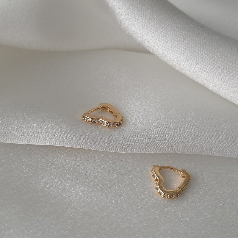 Auskarai „Širdelės” 1,1cm.