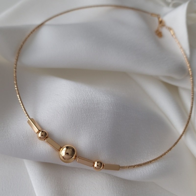 Kaklo papuošalas 42-47cm.